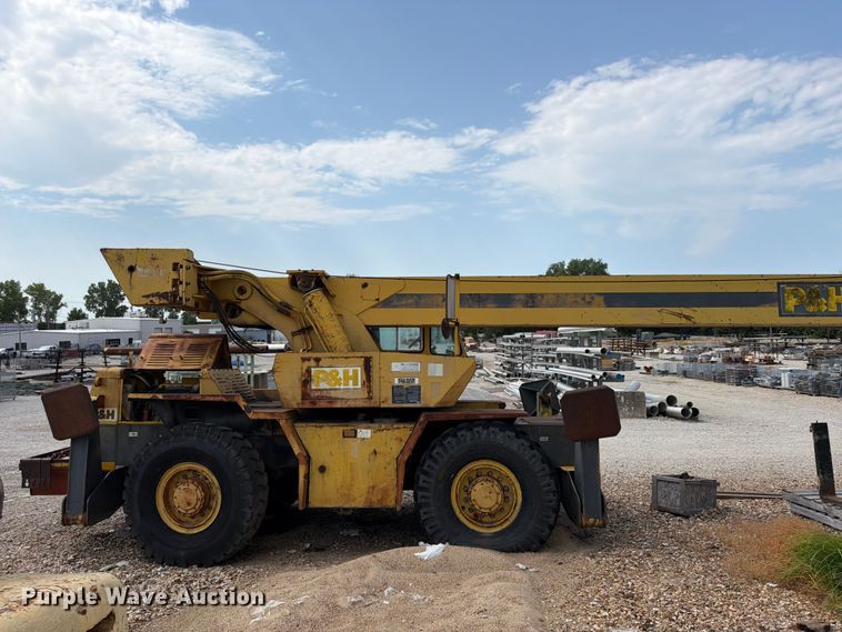 image for item FU4568 P&H W-180 crane