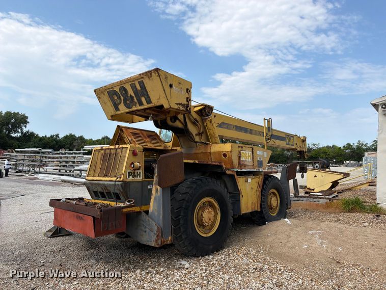 image for item FU4568 P&H W-180 crane