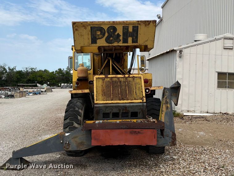 image for item FU4568 P&H W-180 crane