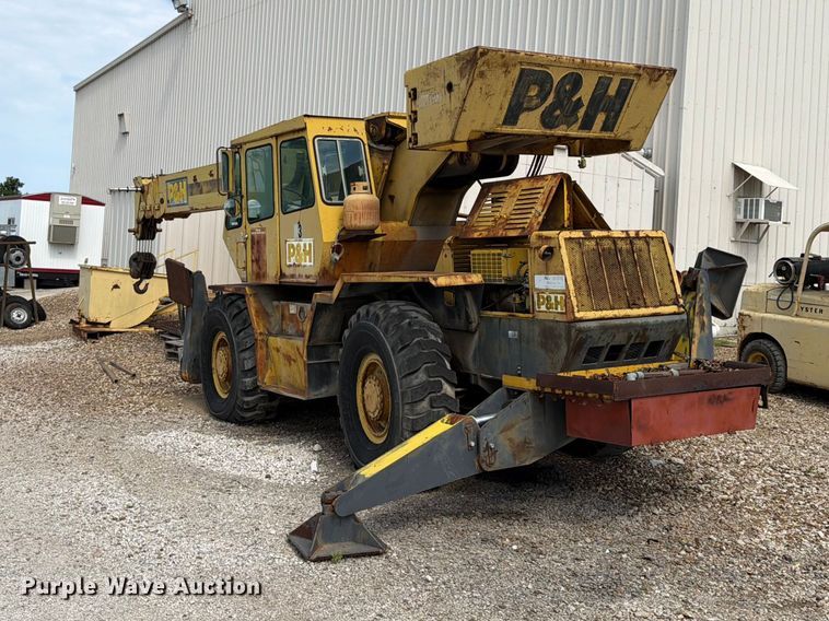 image for item FU4568 P&H W-180 crane