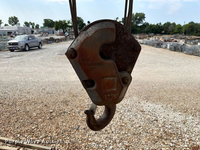 image for item FU4568 P&H W-180 crane