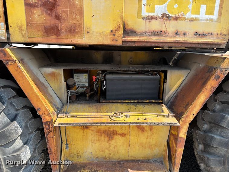 image for item FU4568 P&H W-180 crane