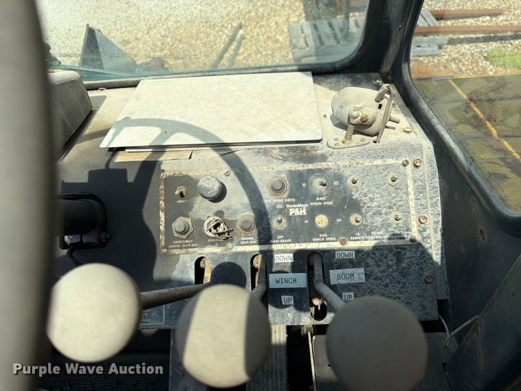 image for item FU4568 P&H W-180 crane
