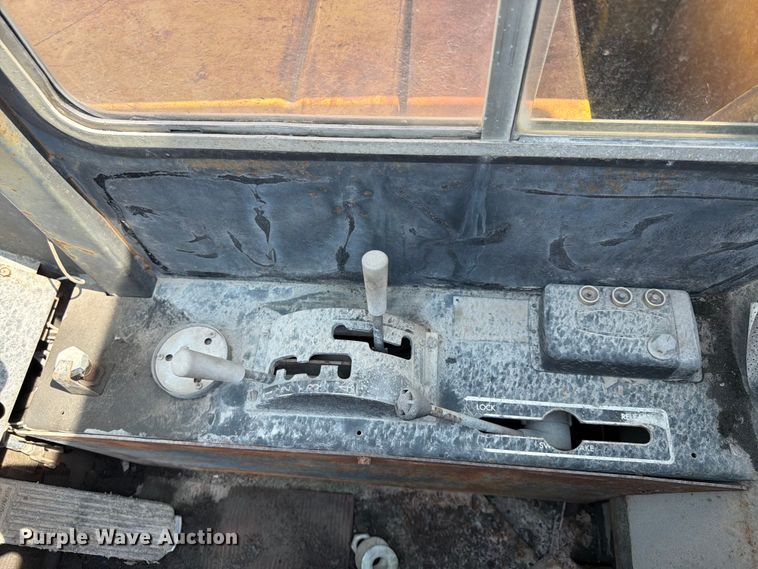 image for item FU4568 P&H W-180 crane