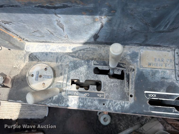 image for item FU4568 P&H W-180 crane