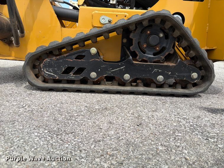 image for item FU4580 2017 Vermeer RTX250 trencher