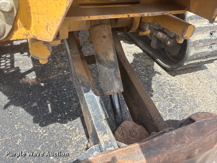 image for item JM9384 2011 Vermeer RTX1250 cable plow