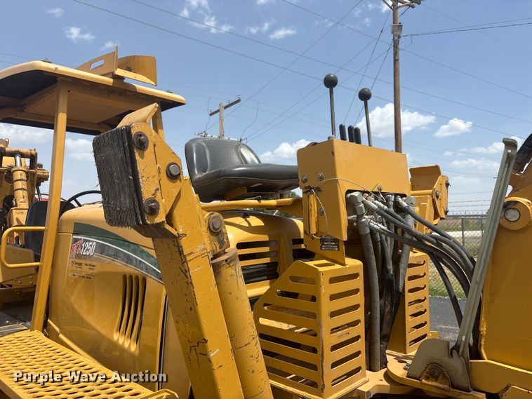 image for item JM9384 2011 Vermeer RTX1250 cable plow