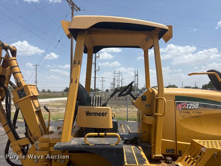 image for item JM9384 2011 Vermeer RTX1250 cable plow