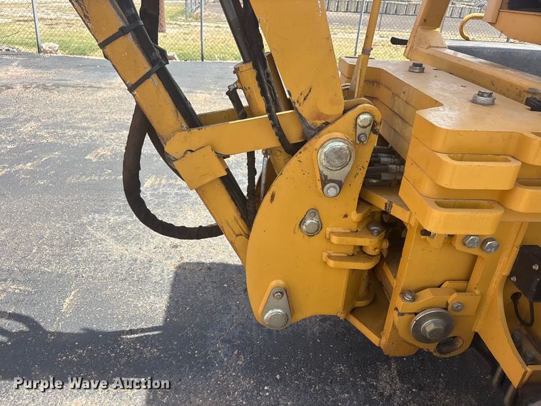 image for item JM9384 2011 Vermeer RTX1250 cable plow