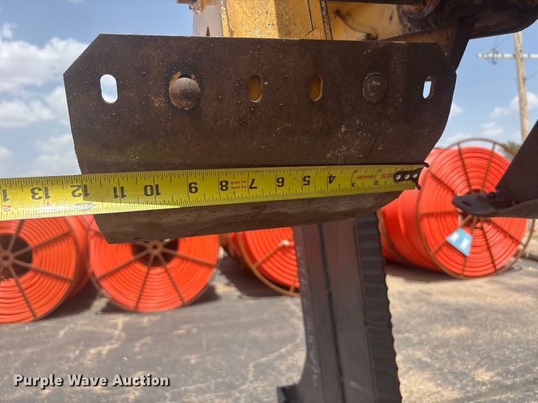 image for item JM9384 2011 Vermeer RTX1250 cable plow