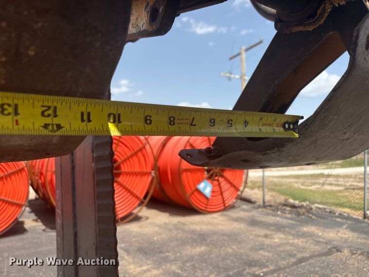 image for item JM9384 2011 Vermeer RTX1250 cable plow