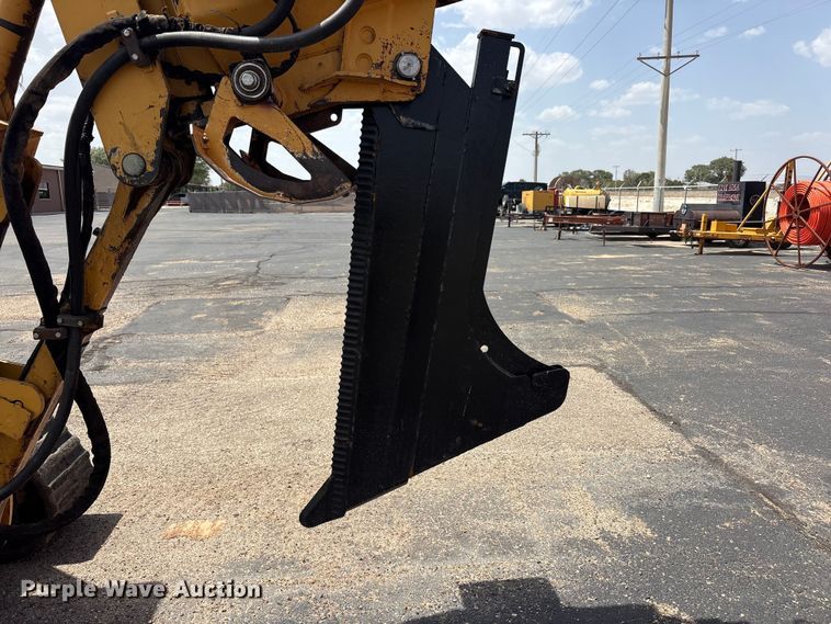 image for item JM9384 2011 Vermeer RTX1250 cable plow