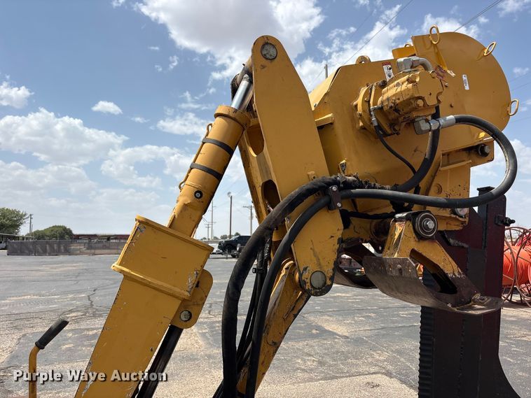 image for item JM9384 2011 Vermeer RTX1250 cable plow