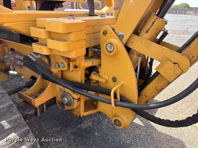 image for item JM9384 2011 Vermeer RTX1250 cable plow