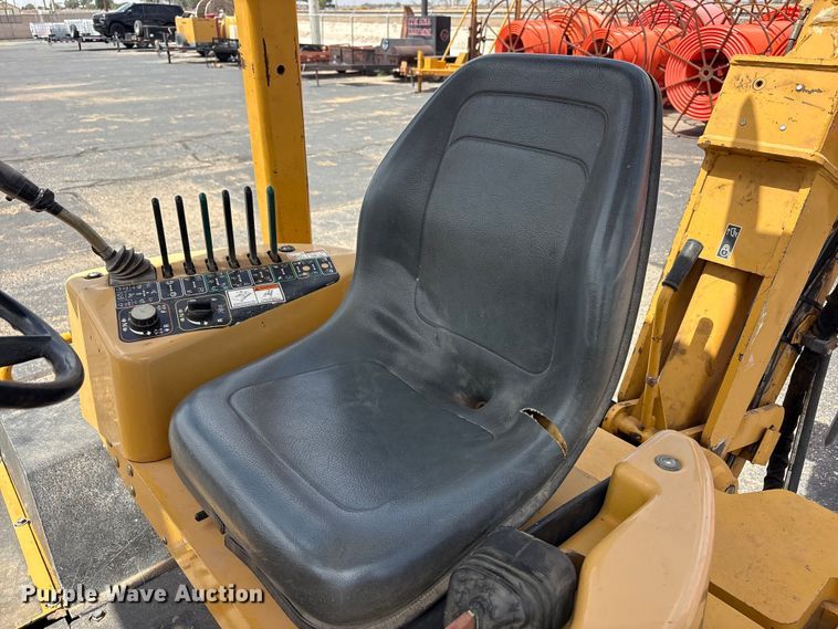 image for item JM9384 2011 Vermeer RTX1250 cable plow