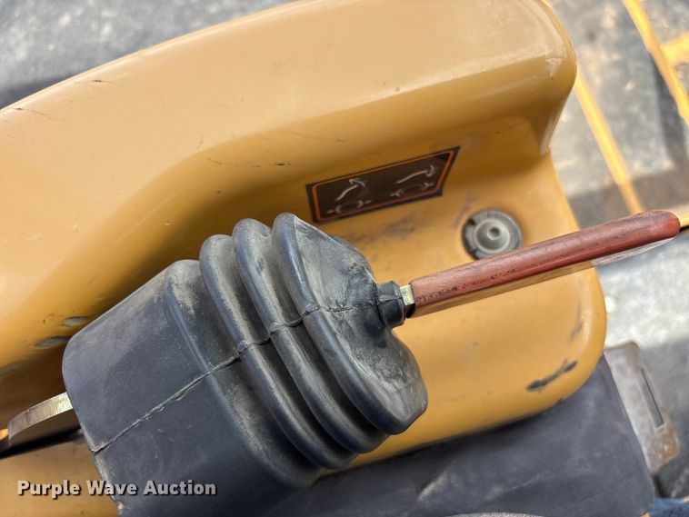 image for item JM9384 2011 Vermeer RTX1250 cable plow