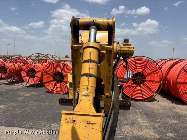 image for item JM9384 2011 Vermeer RTX1250 cable plow