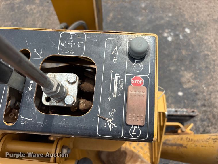 image for item JM9384 2011 Vermeer RTX1250 cable plow