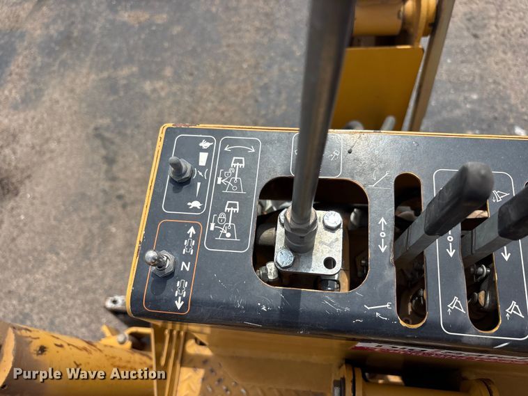 image for item JM9384 2011 Vermeer RTX1250 cable plow