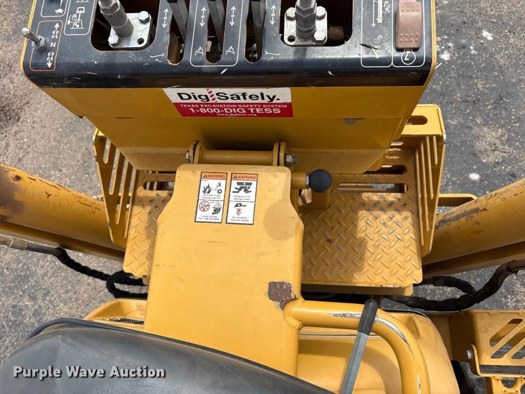 image for item JM9384 2011 Vermeer RTX1250 cable plow