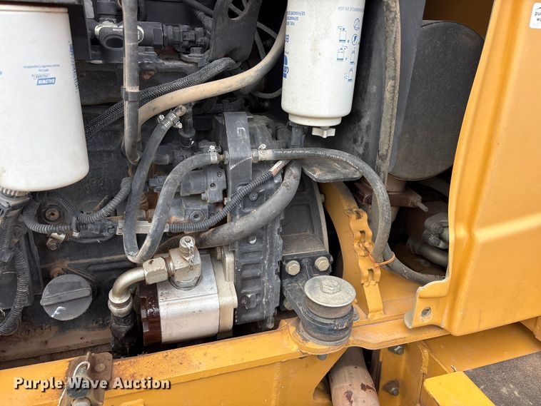 image for item JM9384 2011 Vermeer RTX1250 cable plow