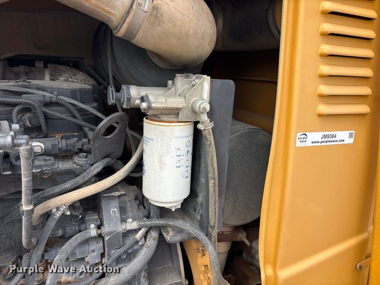 image for item JM9384 2011 Vermeer RTX1250 cable plow