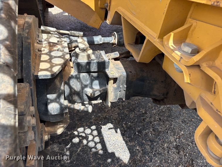 image for item JM9384 2011 Vermeer RTX1250 cable plow