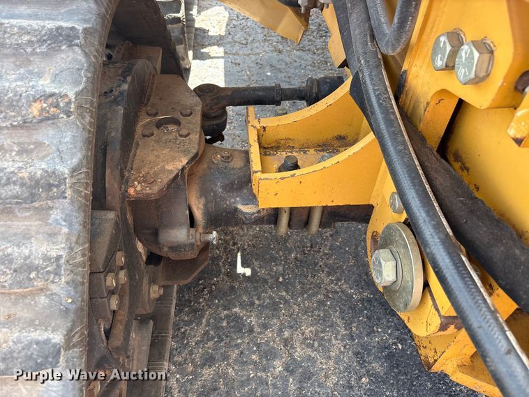 image for item JM9384 2011 Vermeer RTX1250 cable plow