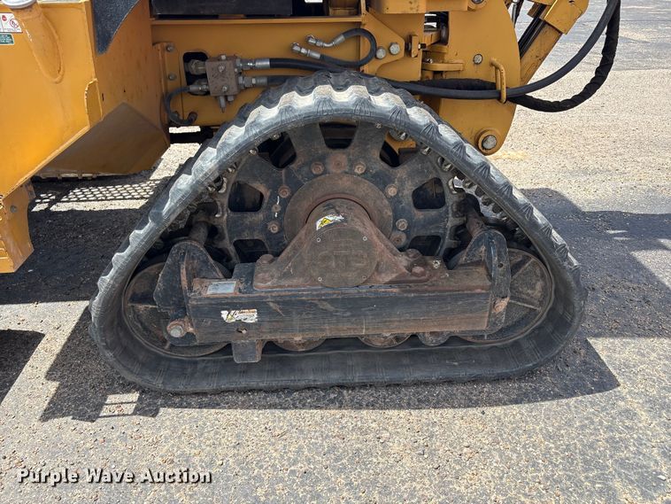 image for item JM9384 2011 Vermeer RTX1250 cable plow
