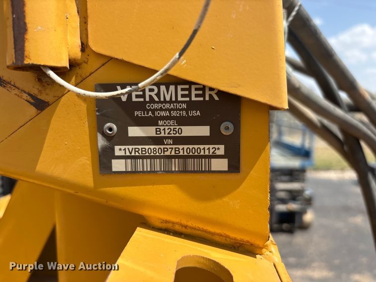 image for item JM9384 2011 Vermeer RTX1250 cable plow