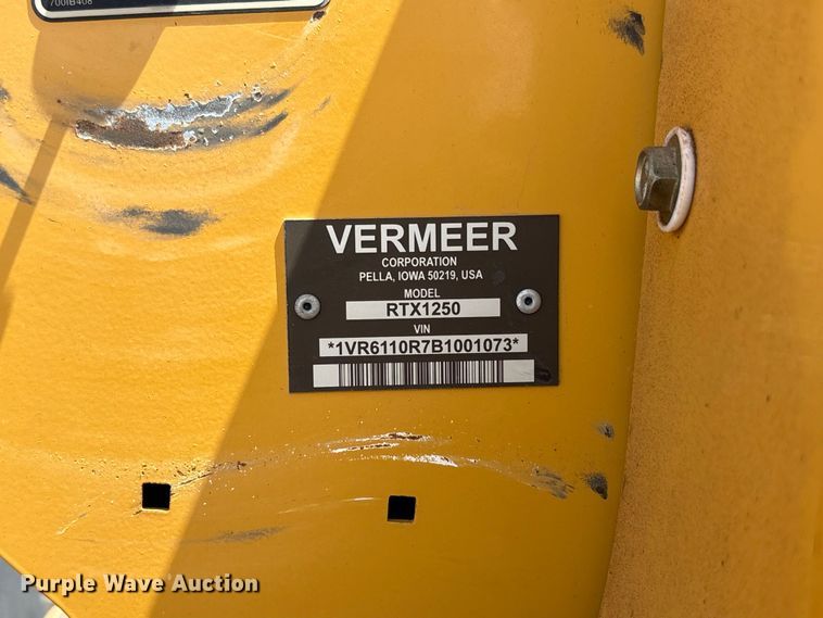 image for item JM9384 2011 Vermeer RTX1250 cable plow