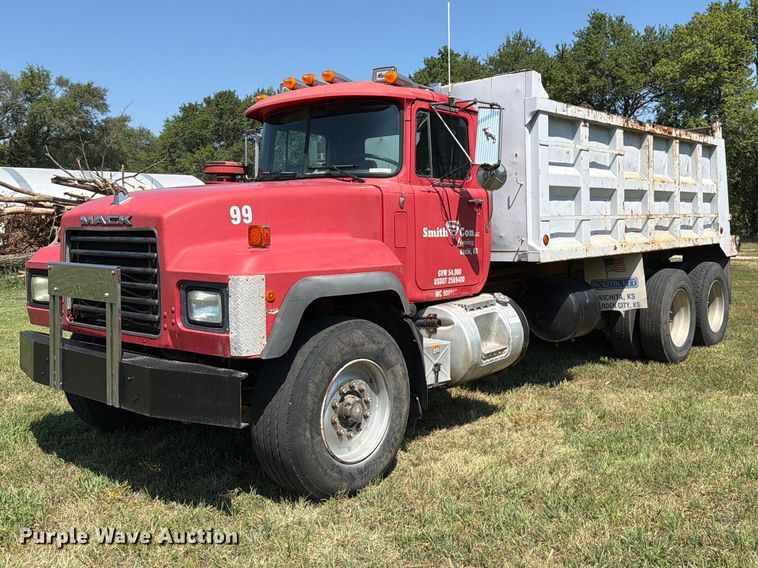1996 Mack RD688S dump truck