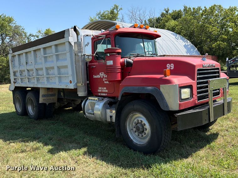image for item MZ9831 1996 Mack RD688S dump truck