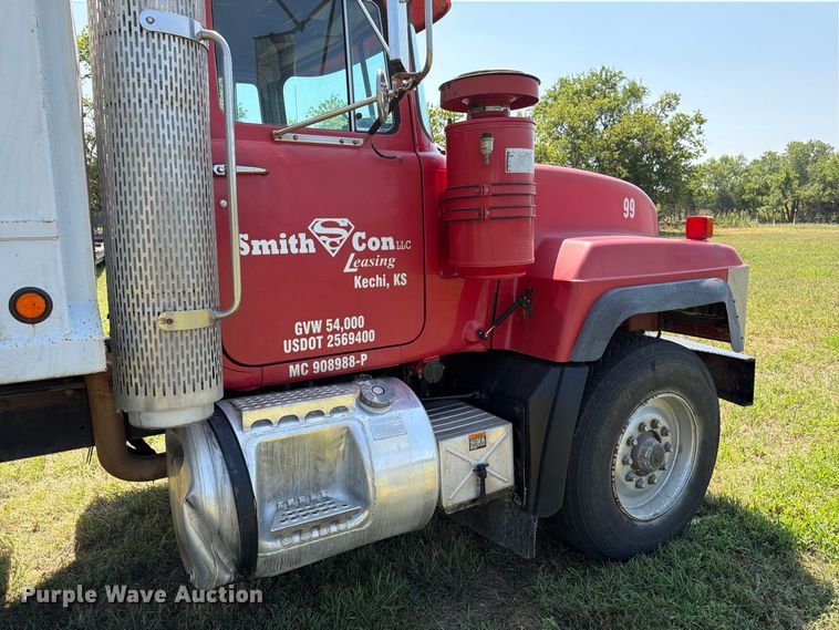 image for item MZ9831 1996 Mack RD688S dump truck