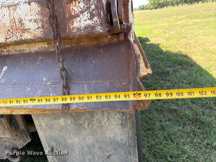 image for item MZ9831 1996 Mack RD688S dump truck