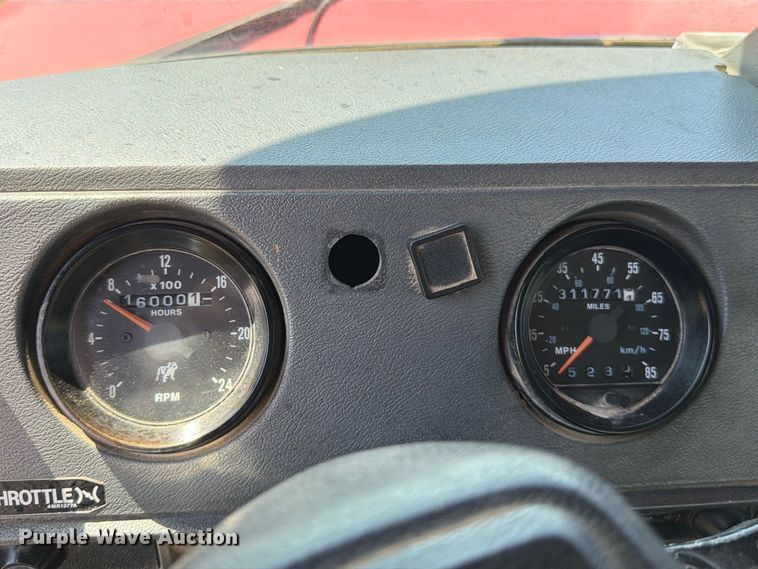 image for item MZ9831 1996 Mack RD688S dump truck