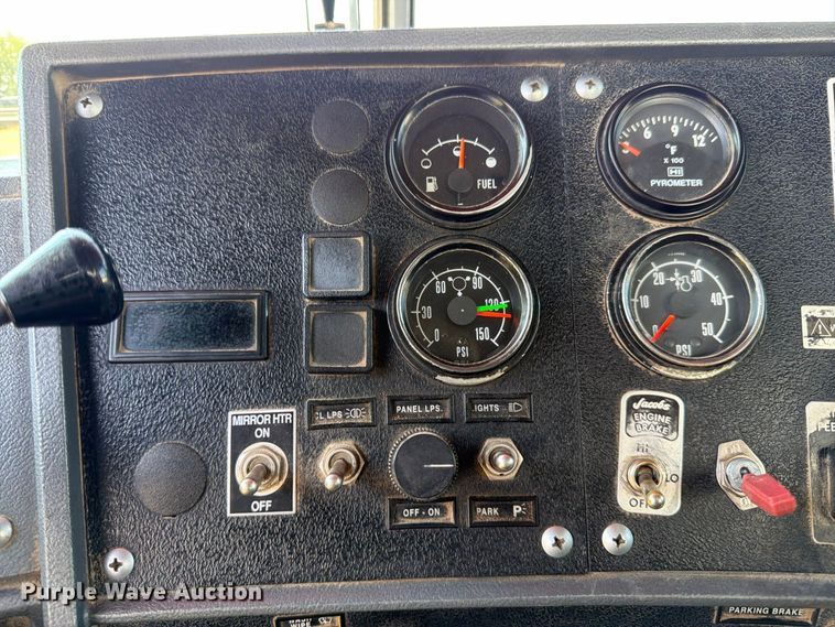 image for item MZ9831 1996 Mack RD688S dump truck
