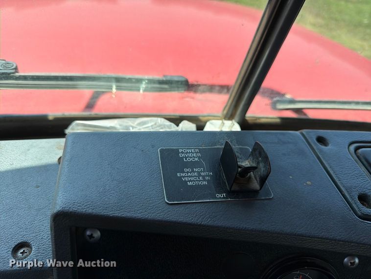 image for item MZ9831 1996 Mack RD688S dump truck