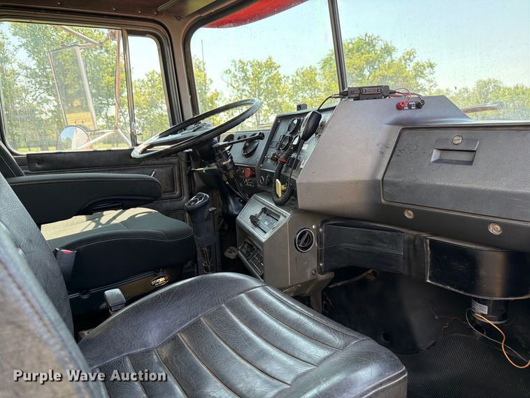 image for item MZ9831 1996 Mack RD688S dump truck