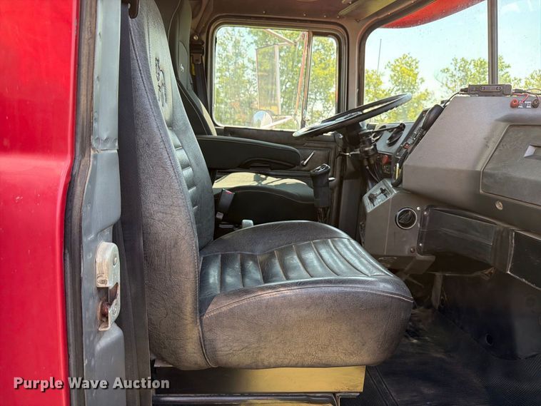image for item MZ9831 1996 Mack RD688S dump truck