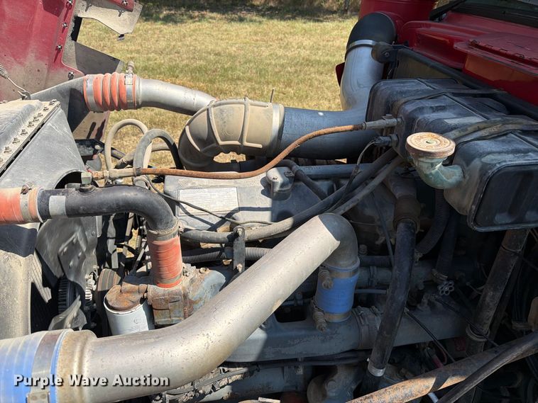 image for item MZ9831 1996 Mack RD688S dump truck