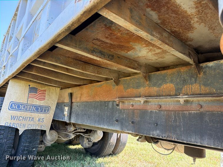 image for item MZ9831 1996 Mack RD688S dump truck