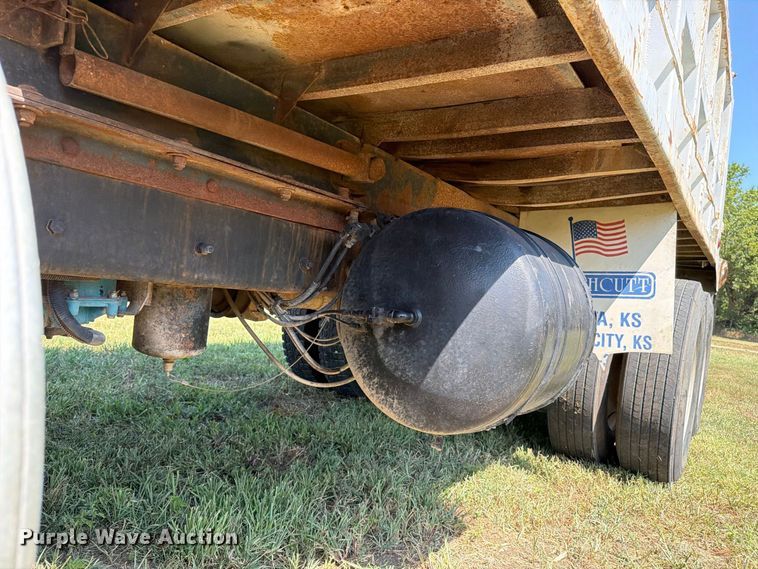 image for item MZ9831 1996 Mack RD688S dump truck