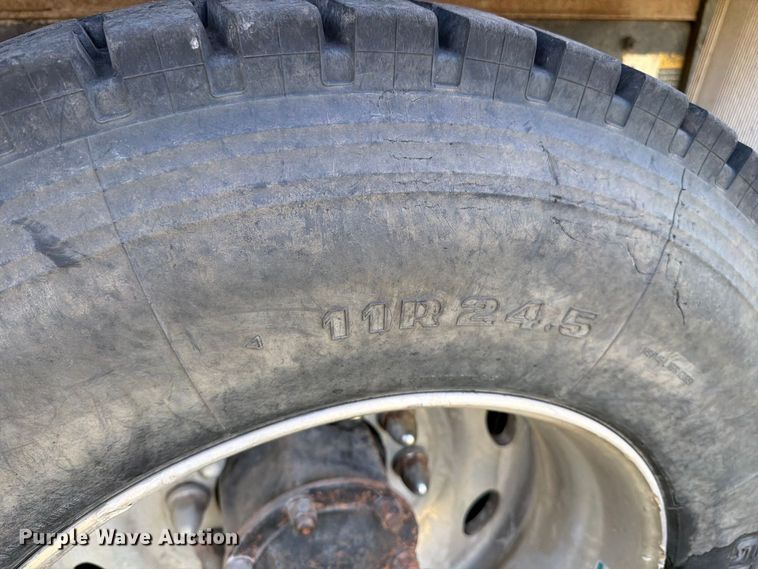 image for item MZ9831 1996 Mack RD688S dump truck