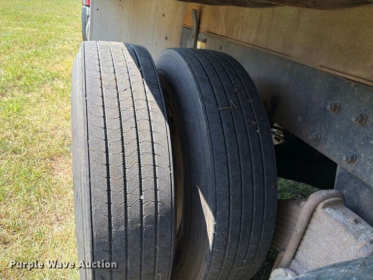 image for item MZ9831 1996 Mack RD688S dump truck