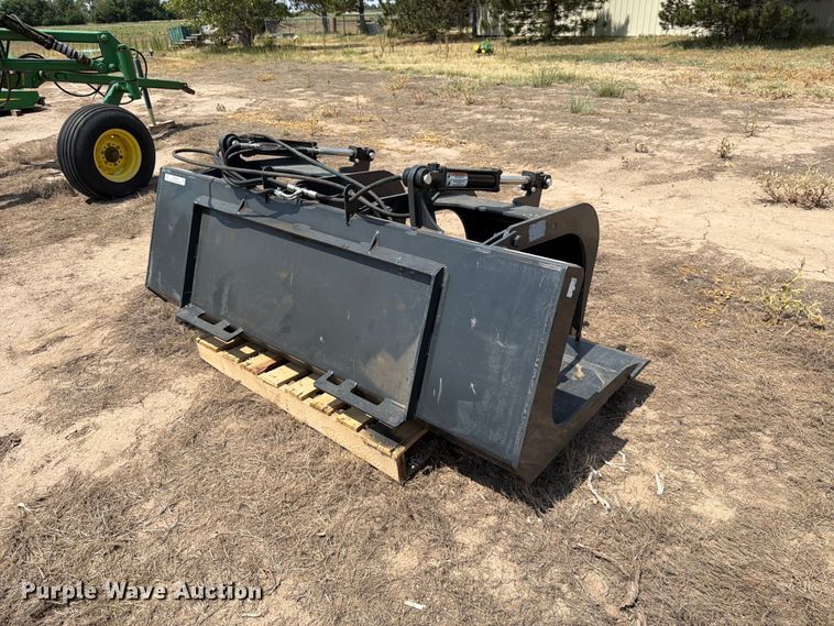 image for item MZ9892 Stout HD72-FB skid steer grapple bucket