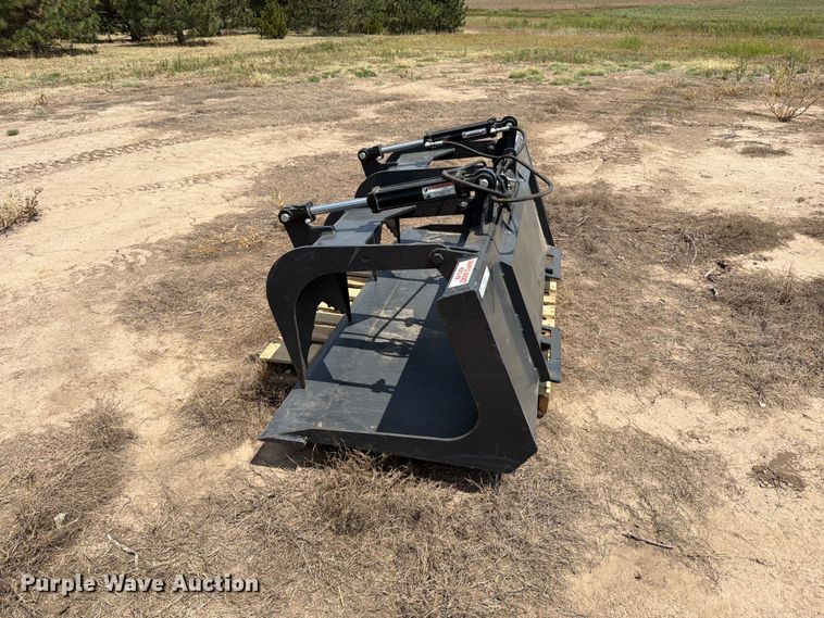 image for item MZ9892 Stout HD72-FB skid steer grapple bucket
