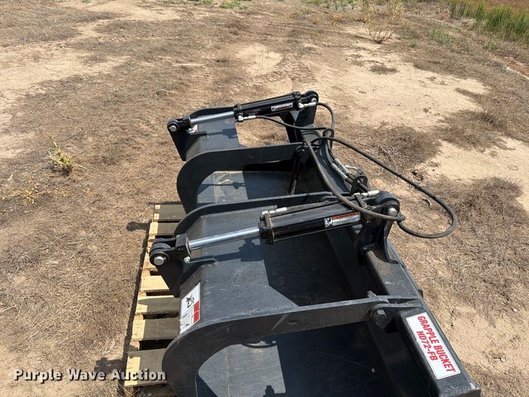 image for item MZ9892 Stout HD72-FB skid steer grapple bucket