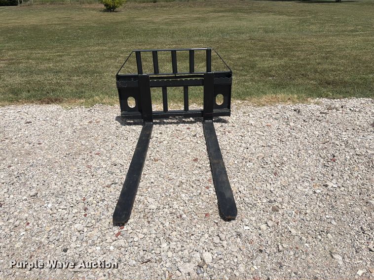 image for item MZ9924 Skid steer forks